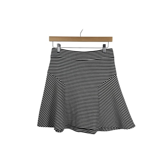 Express Women’s Mixed Stripe Skater Flare Mini Skirt Black/White 2 - Picture 1 of 9